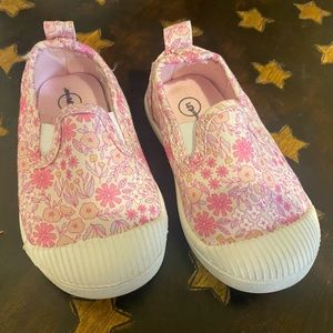 Girls Cat & Jack slip on shoes size5(toddler)